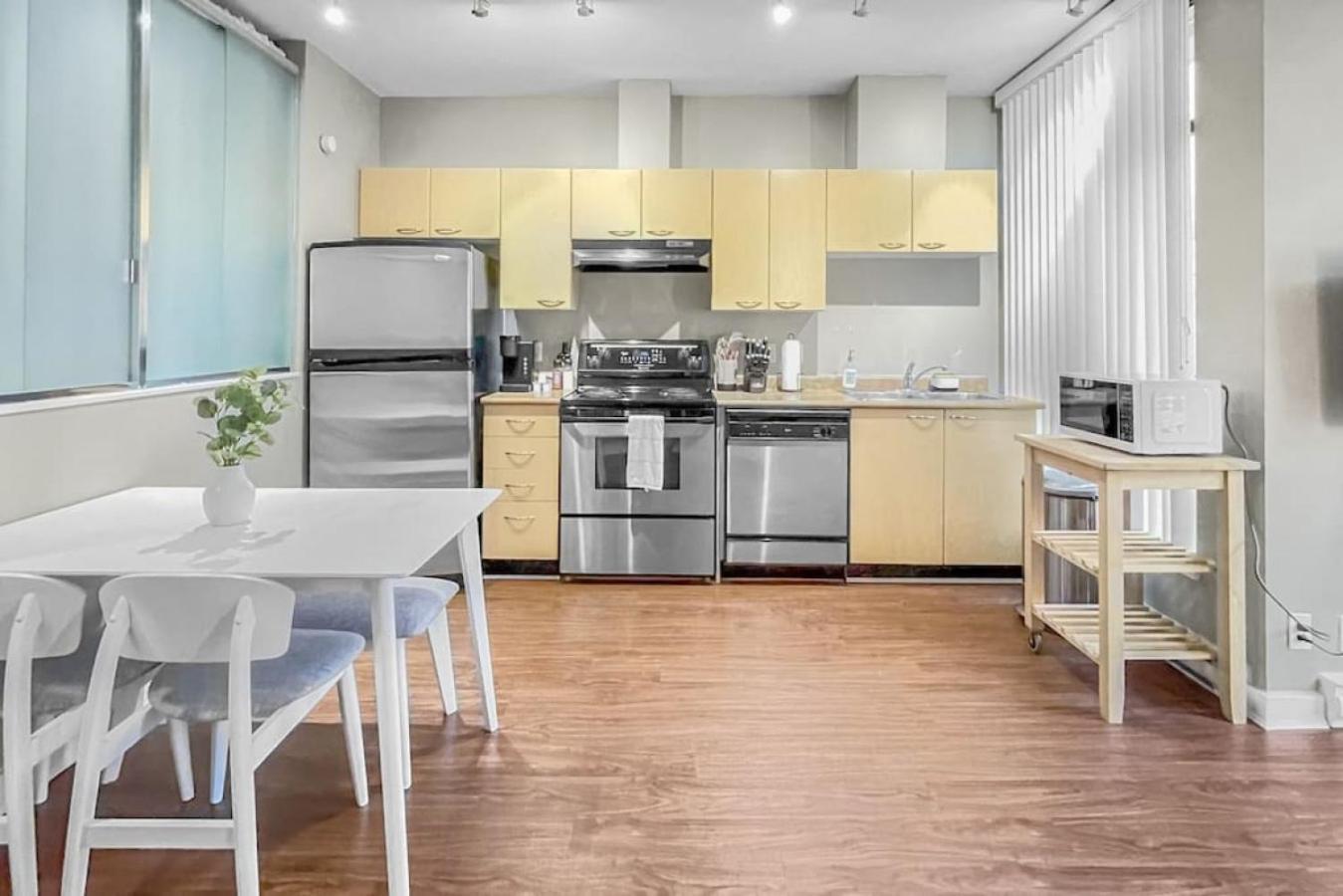Top Floor Unit On Granville Strip Yaletown Area Vancouver Kültér fotó